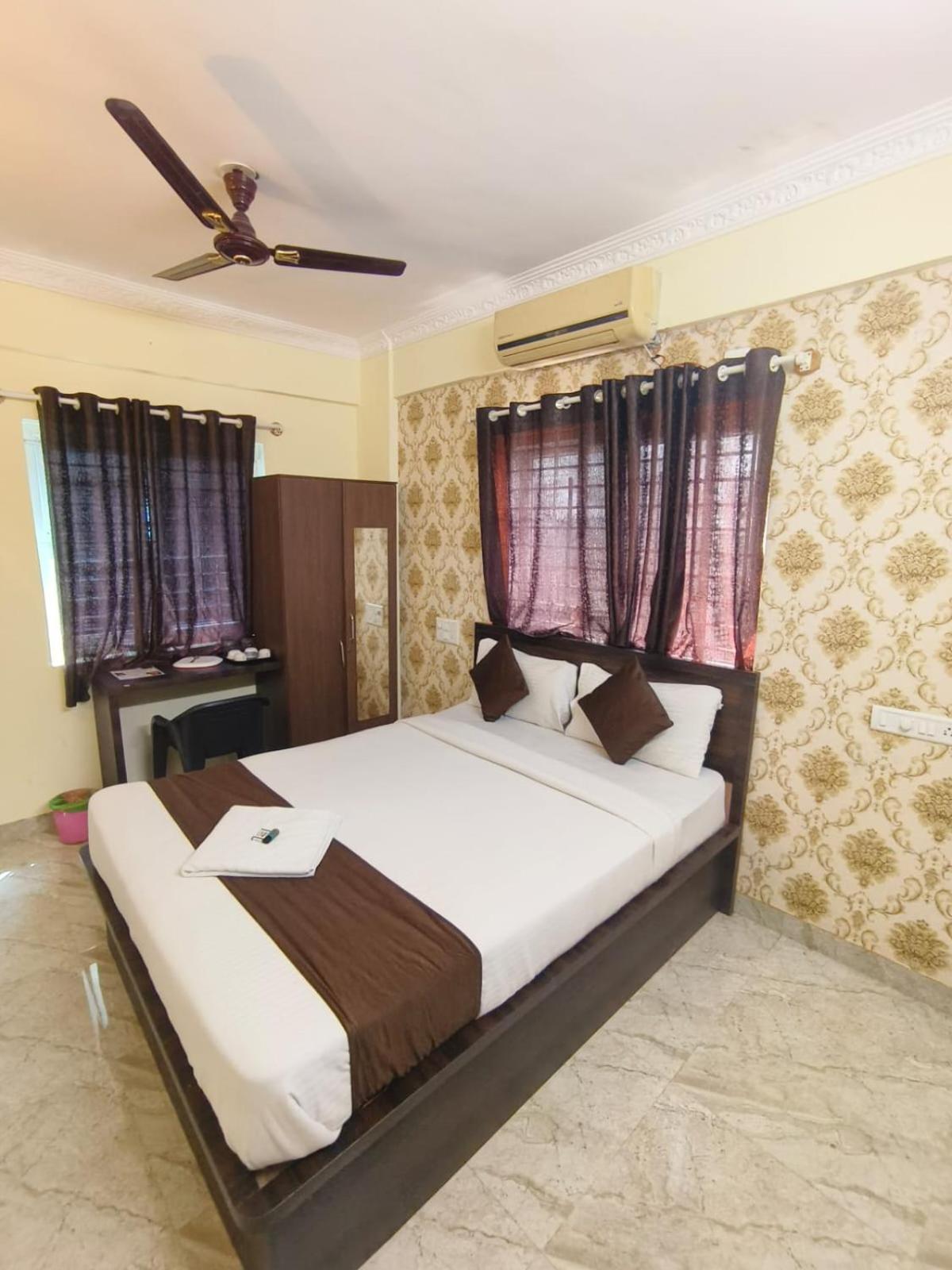 Hotel East Park Electronic City Kammasandra Habitación foto