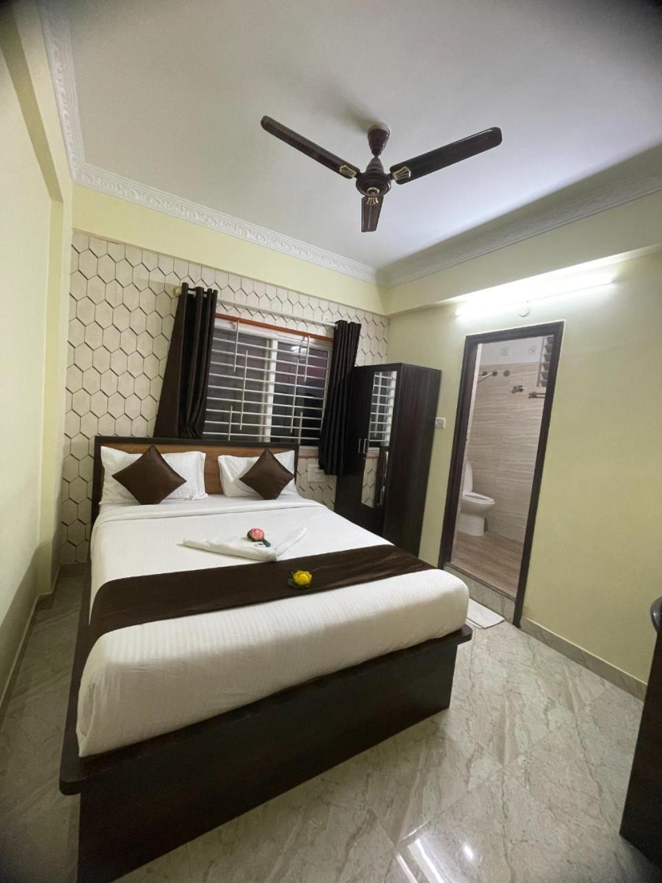 Hotel East Park Electronic City Kammasandra Habitación foto